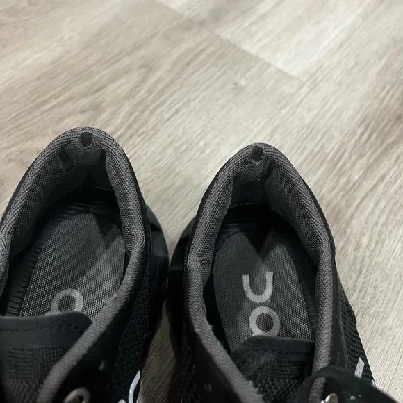 On Running Cloud X sneakers Size 9 - Picture 4 of 11